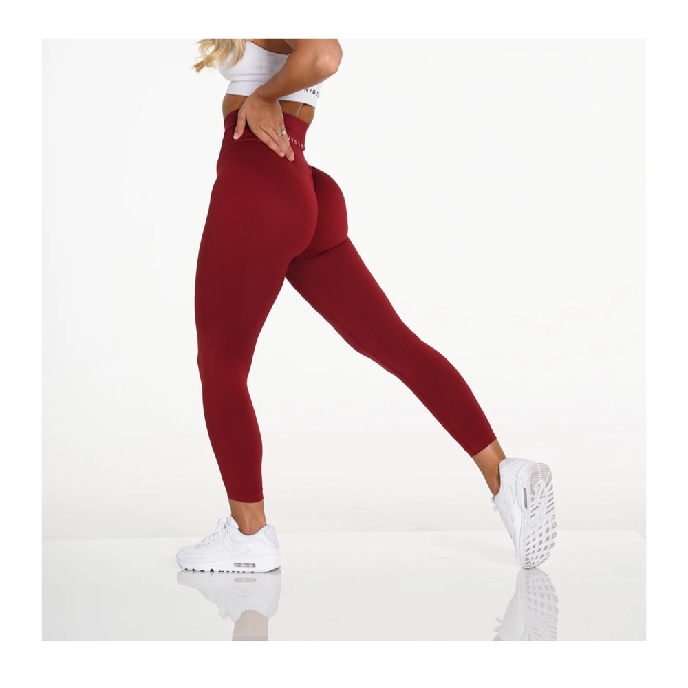 NVGTN NWT Carmine Solid Seamless Leggings SMALL